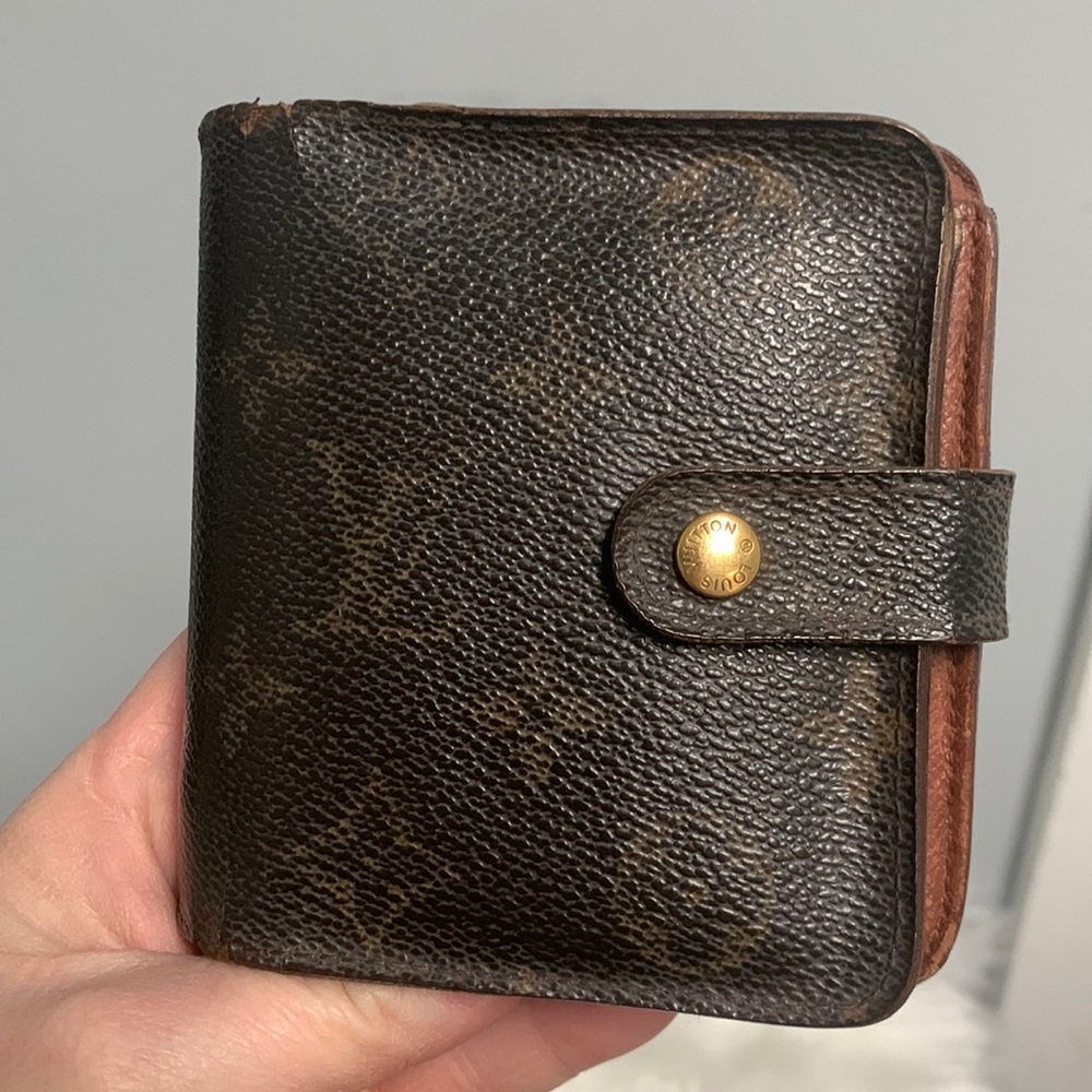 1999 authentic Louis Vuitton compact zippy - poor condition
